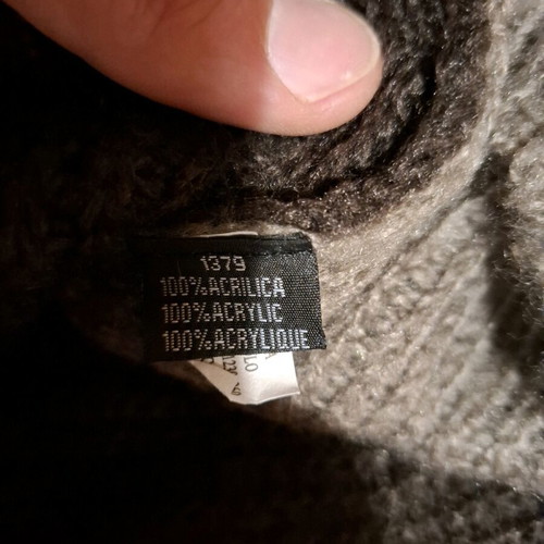 Knitted neck scarf like new