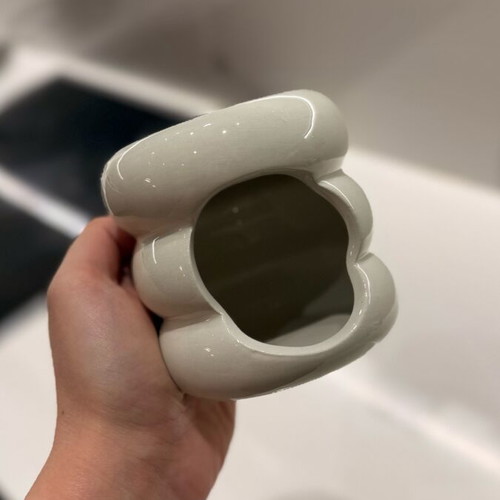 Ceramic aroma diffuser white color new, minimal design