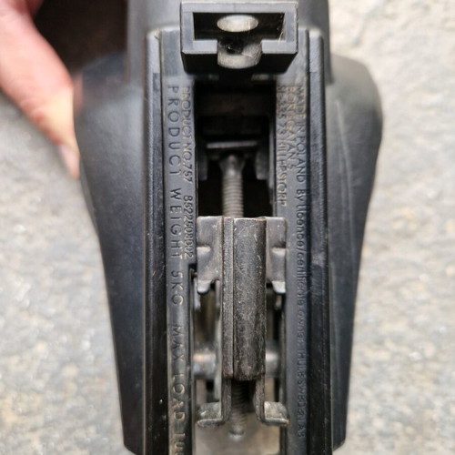 Thule 757 feet and 118cm bars used with key