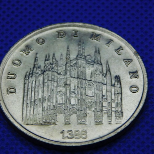 Duomo di Milano Madonnina souvenir medal, Italy