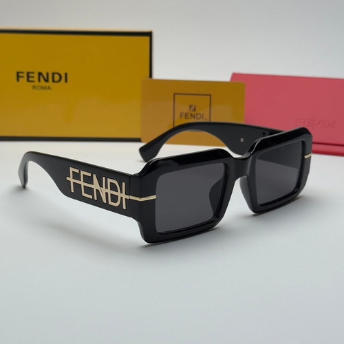Fendi Bold Square Logo Edition sunglasses new, black and white