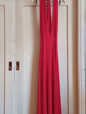 Red infinity dress new, size M
