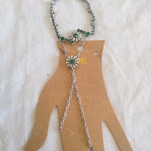 Bracelet hand jewelry with green beads like new