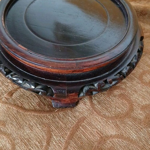 Decorative bowl with base like new