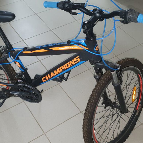 Champions Quattro balance bike like new, 24 inch wheels, gears