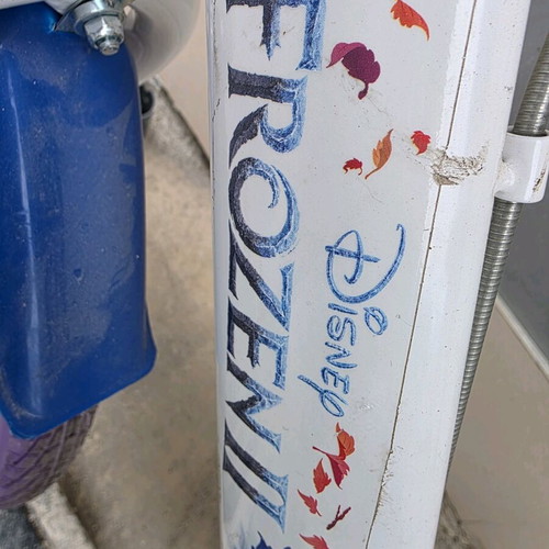 Frozen bicycle like new with training wheels for ages 3-8