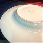  Ιταλική παλιά μεγάλη πιατέλα πορσελάνης ανάγλυφη..Βαρύ κομμάτι..Διάμετρος 42 cm.. Ύψος 5,5 cm