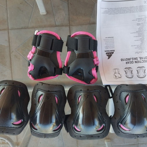 Rollerblade skate gear protective pads for kids