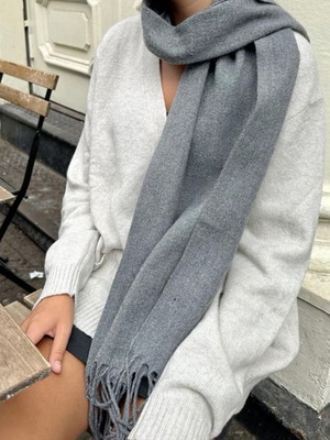 Soft grey cashmere-feel scarf like new, unisex winter wrap