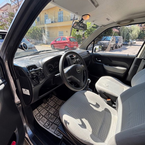 Opel Agila 1.2 petrol 2006 compact car