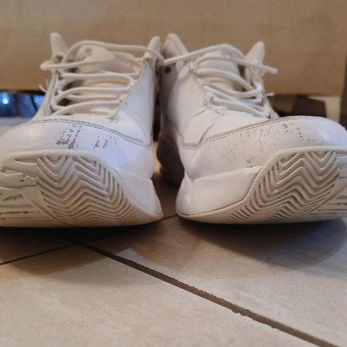 Jordan athletic shoes size 45 used, white