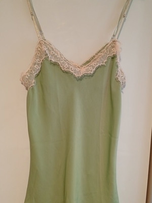 Top lingerie medium satin mint with beige lace like new