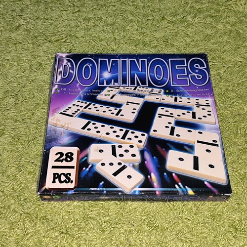 Dominoes board game like new, 28 pieces