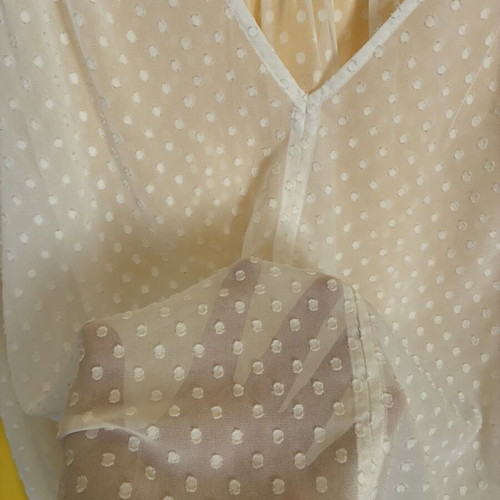 H&M Cream Sheer Swiss Dot V-Neck Blouse Small, like new
