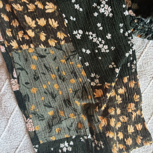 Pull & Bear Patchwork Floral Crop Top Long Sleeve V Neck Size Small