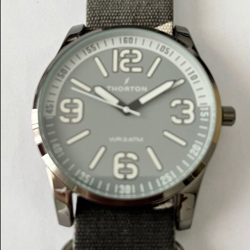 Thorton 9004121 watch like new with fabric strap and 30m water resistance
