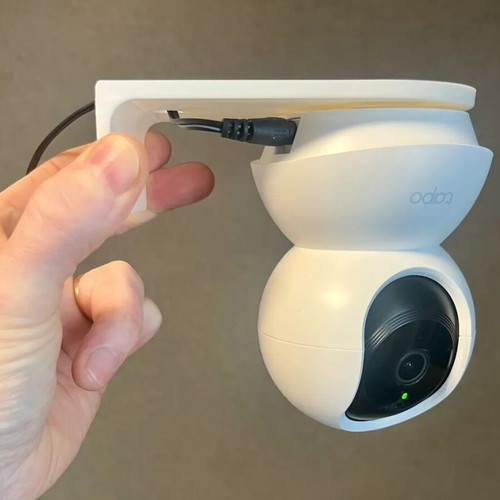 TP-Link Tapo C210 C220 C225 Camera Mount like new, wall or corner option