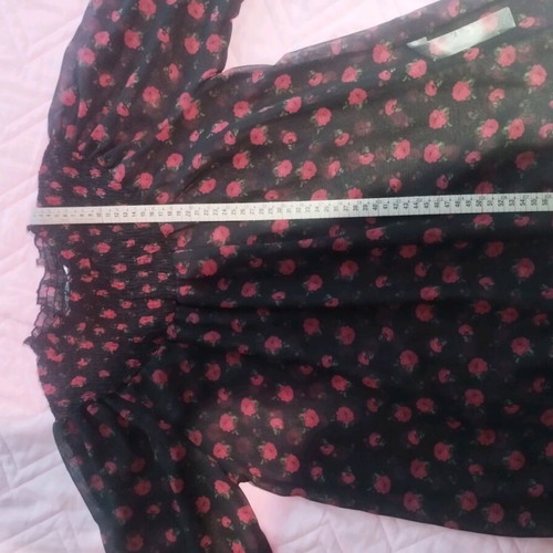 Sheer blouse with flowers size M like new, multicolor