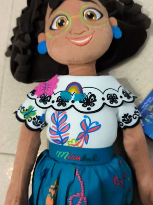 Λούτρινο παιχνίδι Mirabel Madrigal καινούργιο από την ταινία Encanto της Disney