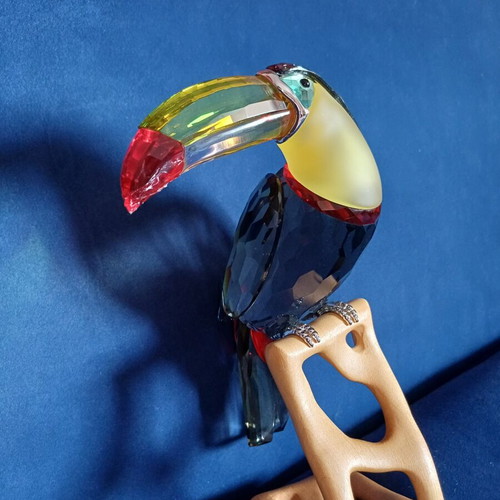 Swarovski Toucan Black Diamond used crystal figurine on maple wood base