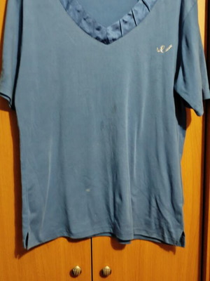 Blue blouse XXL like new with small front mark