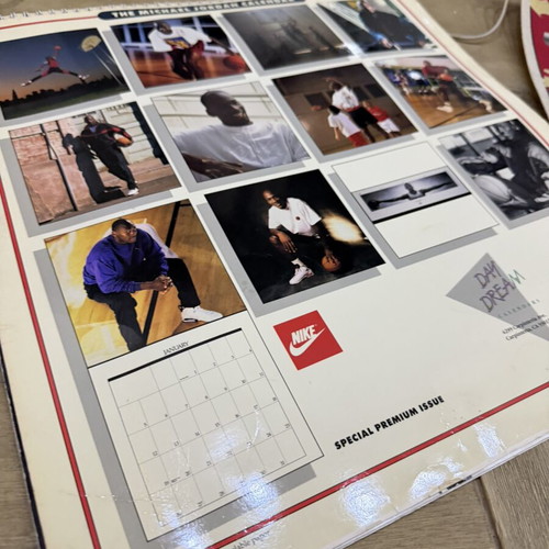Vintage NBA Memorabilia used Michael Jordan 1992 calendar & Scottie Pippen felt pennant