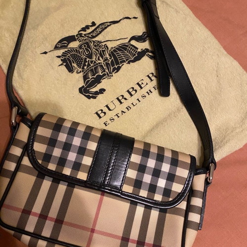 Burberry crossbody bag like new