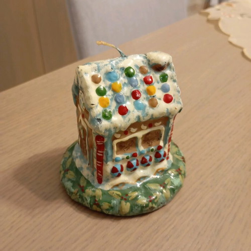 Christmas candle medium size in excellent condition