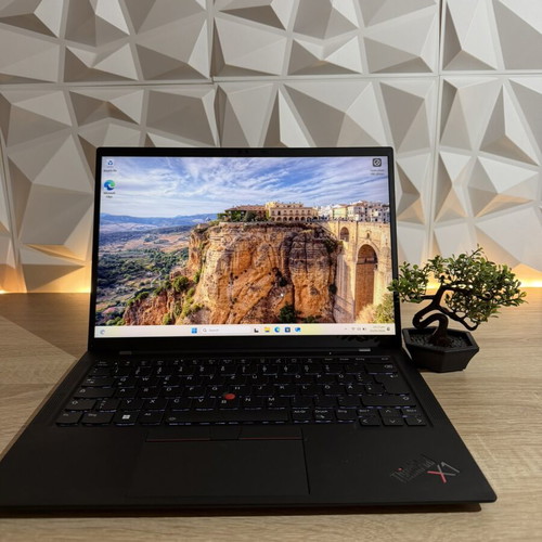 Lenovo ThinkPad X1 Carbon Gen 9 laptop used, Intel Core i5, 8GB RAM, 256GB SSD
