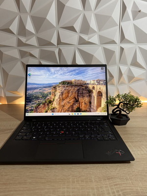Lenovo ThinkPad X1 Carbon Gen 9 laptop used, Intel Core i5, 8GB RAM, 256GB SSD