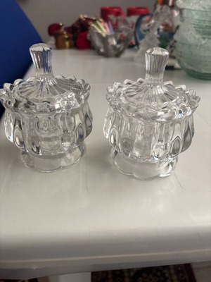 Decorative glass jars like new, set of 2