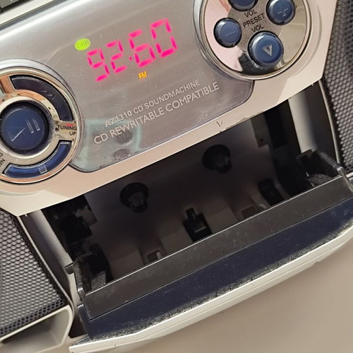 Philips AZ1310 Boombox portable radio used, digital tuner only
