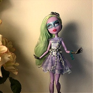 Monster High Twyla Haunted Κούκλα