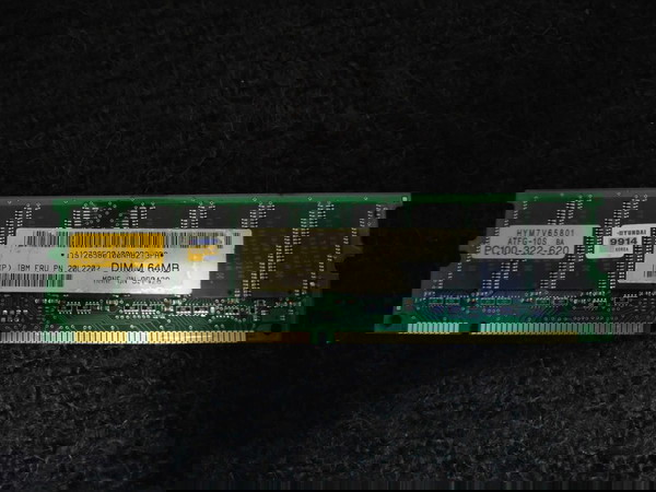 64Mb - 100 MHz DDR SD-RAM