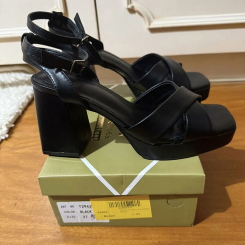 Luigi black sandals with crisscross straps and platform heel new