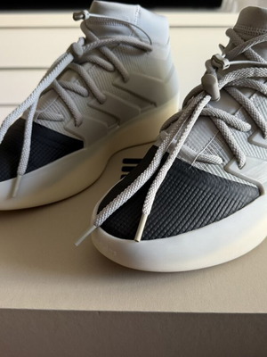 Adidas x Fear of God Basketball shoes like new, size 44.5