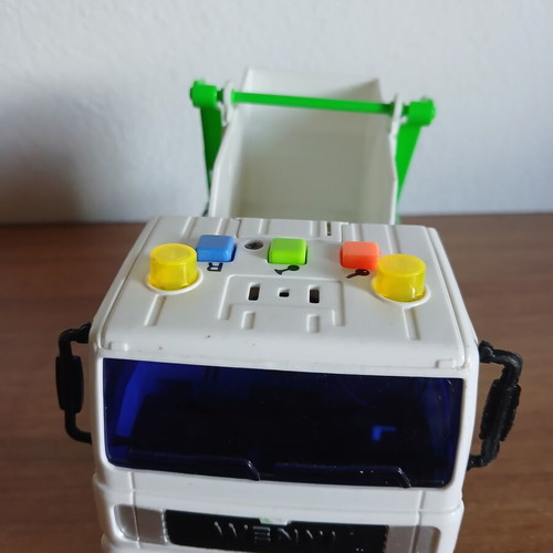Recycling truck toy used with sound