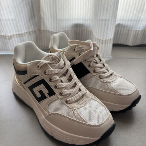 Guess chunky sneakers, beige and black, size 37