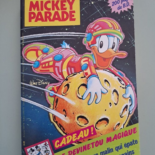 French collectible comics like new, Mickey Parade, Super Picsou Geant, Spirou album