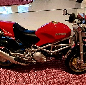 Μινιατούρα Ducati Monster 900 σε κλίμακα 1/12