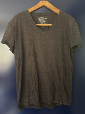 T-shirt Pull & Bear gray size L like new
