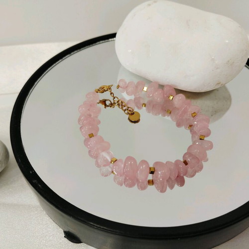 Handmade bracelet with rose quartz and hematite in gold color made to order