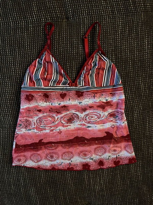 Y2K Cami Top like new, colorful red pink blue print