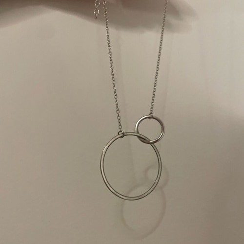 Silver necklace with circles like new