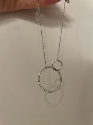 Silver necklace with circles like new