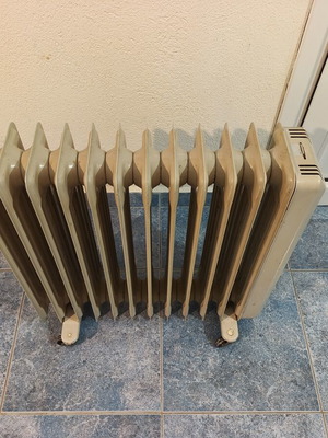 DBK LTW 20 καλοριφέρ λαδιού 800/1200/2000 Watt με σκουριές