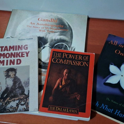 Books by Gandhi, Dalai Lama and Buddhist used, English