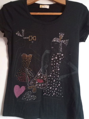 Women's cotton t-shirt like new, black with embossed designs and rhinestones, size L