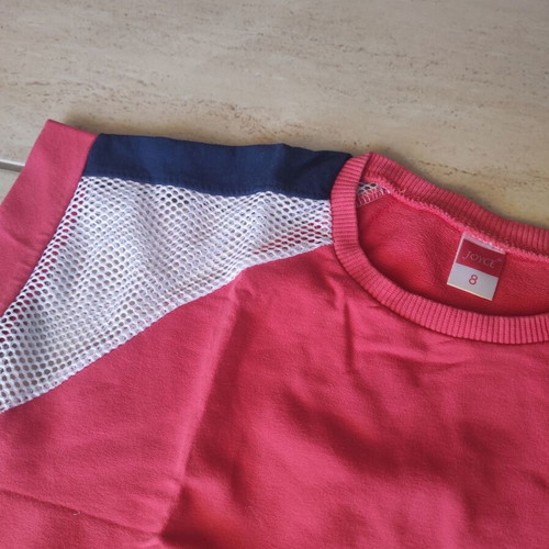 Short-sleeve shirt 8 years like new, blue and red