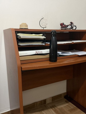 Opening desk, height 100 cm, width 98 cm
